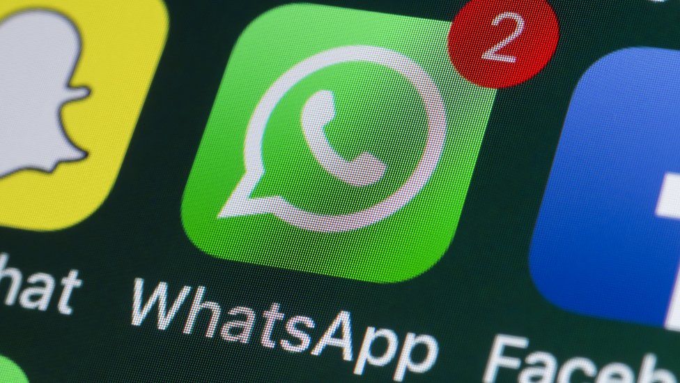 ¿Dónde se almacenan las conversaciones de WhatsApp?