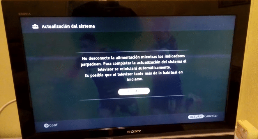 Cómo actualizar un televisor Sony Bravia KDL32W5500